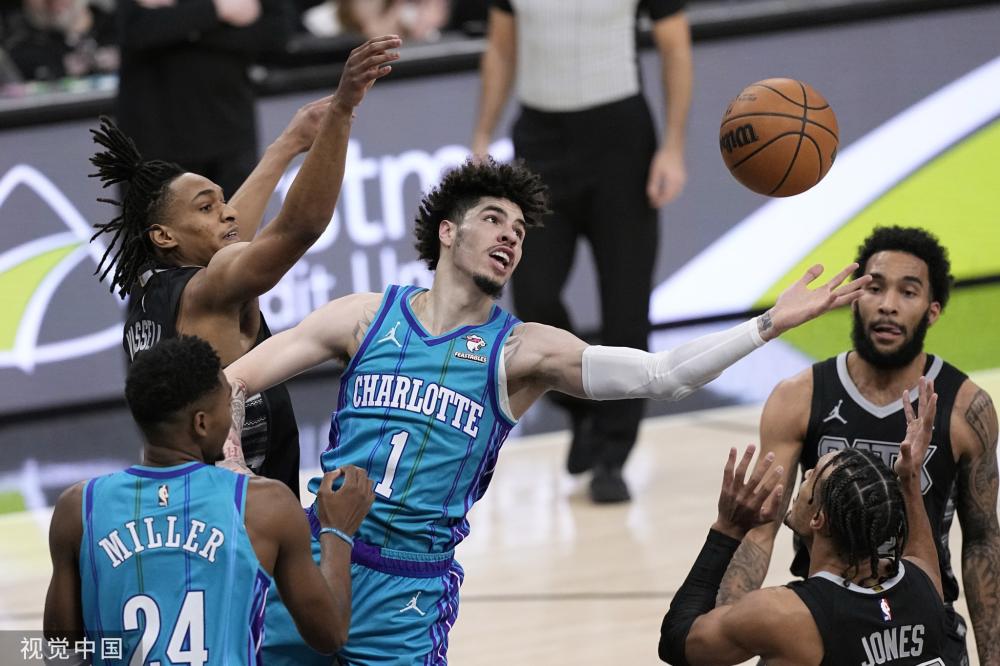 争激烈的足 争激烈的足